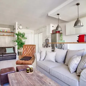 Studio Republique Pierre Leve Paris